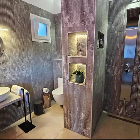 The Blooming House * Makriotika