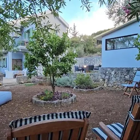 Villa The Blooming House *